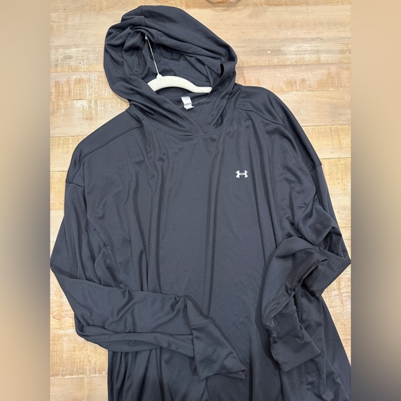 Under Armour black hoodie workout heat gear long sleeve top - Picture 1 of 9